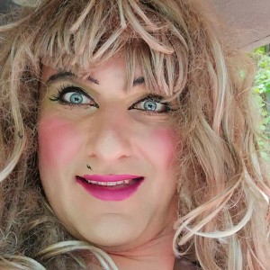 Hornynatasa  | Tranny Ladies - komunita pre transgender ľudí a ich a priateľov.